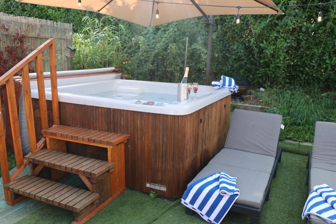 Palm 1 Park Home With Hot Tub สวาเนจ ภายนอก รูปภาพ