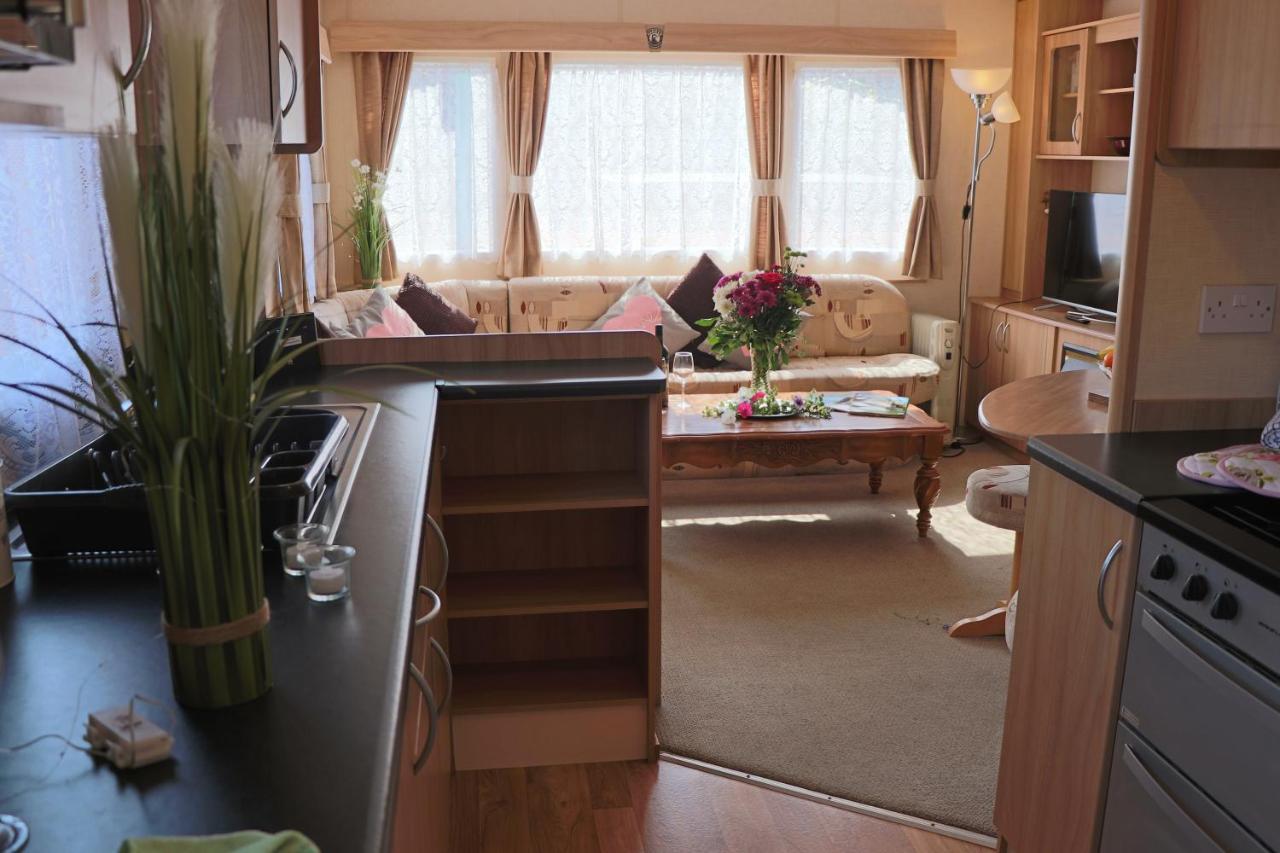Palm 1 Park Home With Hot Tub สวาเนจ ภายนอก รูปภาพ